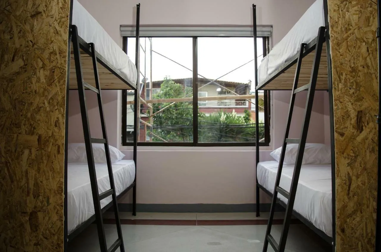 Hostal Pura Vida La 70 Medellin 2*,  Colombia